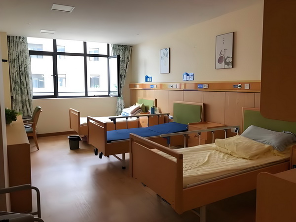 深圳高级人才入户_这位退休老书记的一记耳光打醒多少麻木的心？ 耳光打醒多就是还有到位咨询